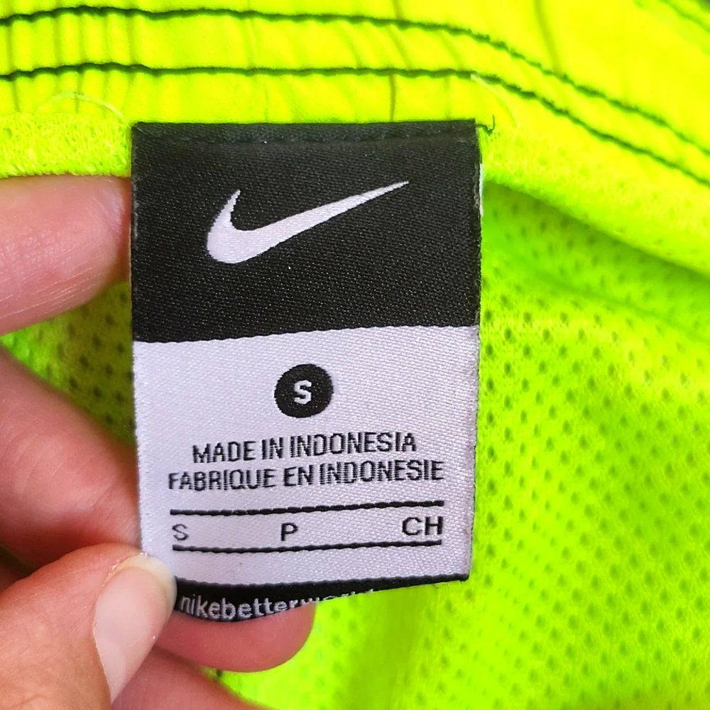 Nike Men's Black and Neon Green  Swim Shorts With Pockets Size Large